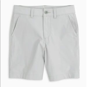 Southern Tide Boys performance T3 Gulf short. Boys size 14.